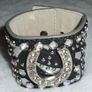 NEW LEATHER RHINESTONE HORSESHOE BLING SILVER STUD BRACELET WESTERN CUFF A3696